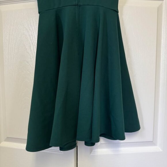 B Darlin Green Halter Flare Prom Dress - Juniors Size 1/2 - Picture 4 of 5